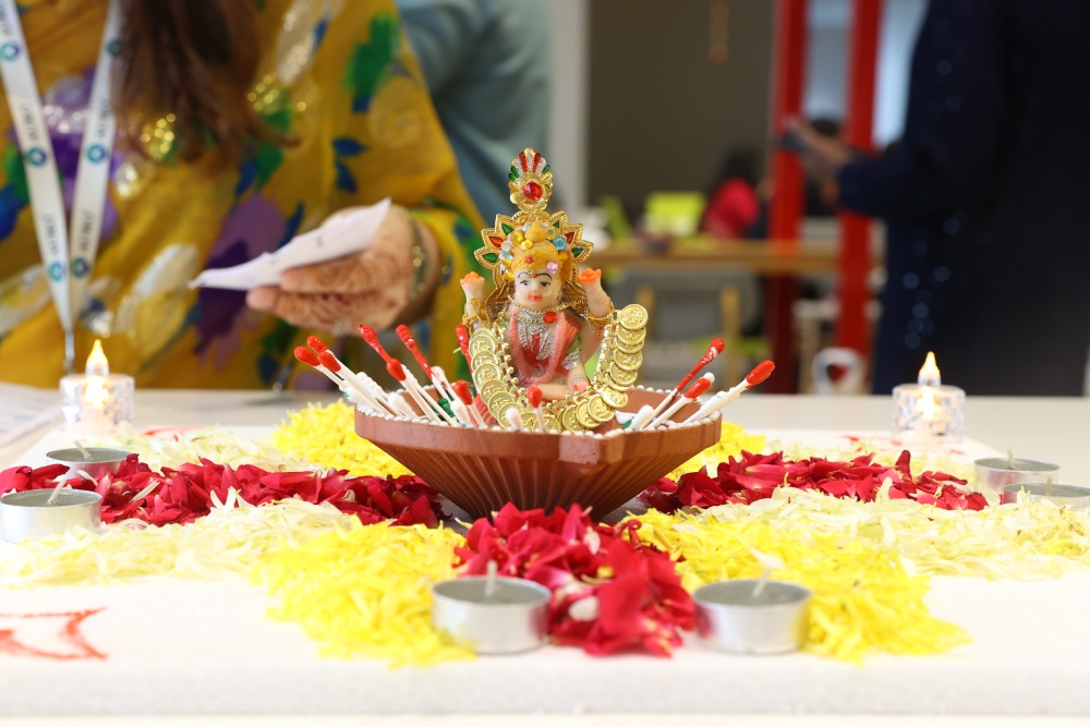 auro diwali 8 auro diwali 8